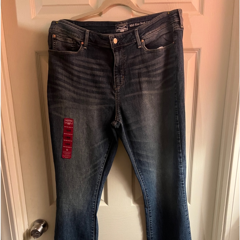 Levi Strauss signature Gold mid rise boot cut jeans
